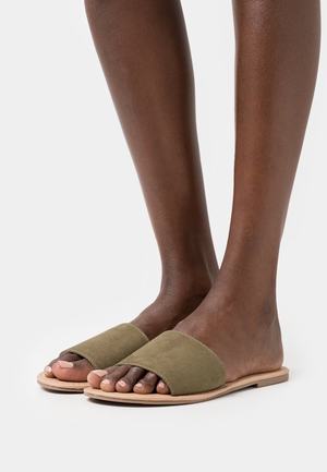 Women's Anna Field 2 PACK Mules Khaki | KCLQUBR-45