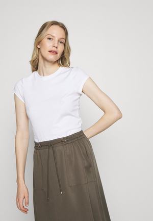 Women's Anna Field BASIC T Shirts White | FTEXGLQ-39