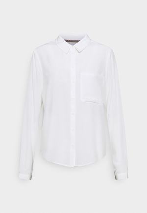 Women's Anna Field Basic With Pocket Button down Blouse White | HQWTPEO-80