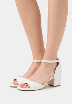 Women's Anna Field Block heel Zip UP Sandals White | VOECPZK-42