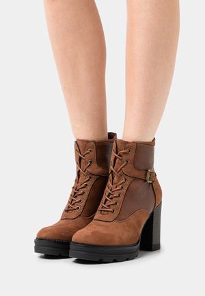 Women's Anna Field Block heel platform Ankle Boots Brown | FGSXJCD-86