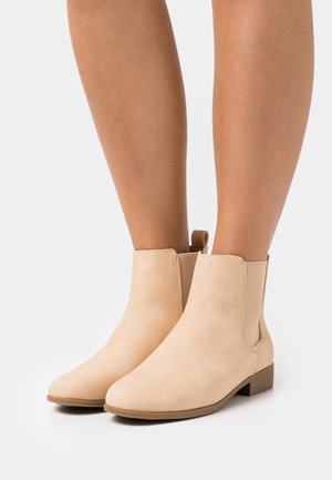 Women's Anna Field Classic Block heel Slip on Ankle Boots Beige | GHBTAKY-34