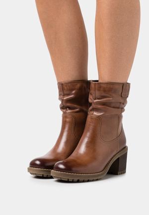 Women's Anna Field Classic Block heel Zip UP Ankle Boots Brown | RIGPCJH-05