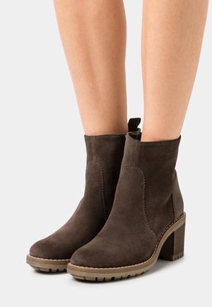 Women's Anna Field Classic Block heel Zip UP Ankle Boots Brown | UMHKPGF-61