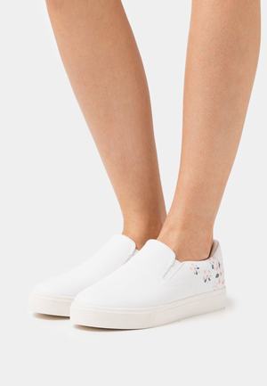 Women's Anna Field Flat Slip on Low Shoes White | YLFTPUR-01