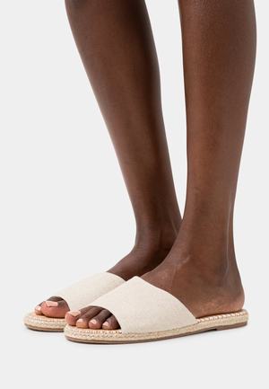 Women's Anna Field Flat Slip on Mules Beige | HOAIVZP-40