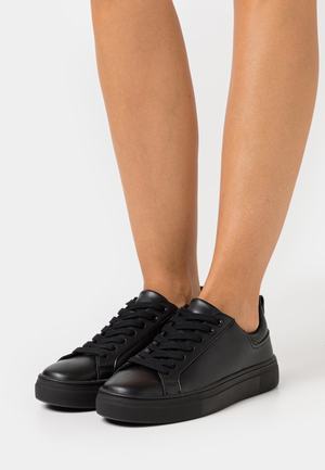 Women's Anna Field Flat Sneakers Black | VRZOXWJ-90