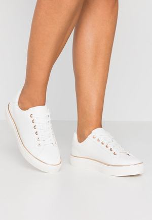 Women's Anna Field Flat Sneakers White | AHJYVKQ-78