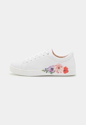 Women's Anna Field Flat Sneakers White | ZWTRFDC-72