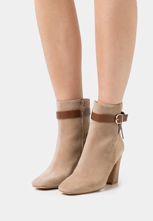 Women's Anna Field LEATHER Block heel Zip UP Ankle Boots Beige | GLKNYZX-31