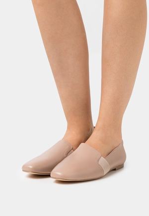 Women's Anna Field LEATHER Flat Slip on Low Shoes Beige | MBTQDSG-86