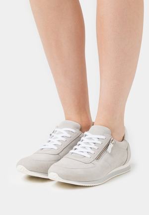 Women's Anna Field LEATHER Flat Zip UP Sneakers Beige | JYASNDF-50