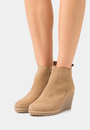 Women's Anna Field LEATHER Wedge Zip UP Ankle Boots Beige | RLKAZSQ-48