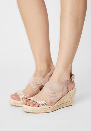 Women's Anna Field LEATHER Wedge platform Buckle Sandals Beige | SMHAQWF-10