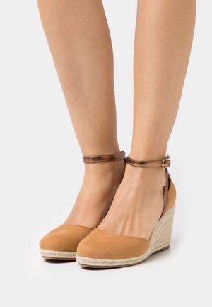 Women's Anna Field Wedge Buckle Wedges Brown | YAGVPWI-72