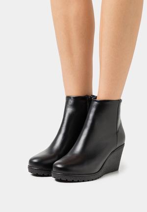 Women's Anna Field Winter Wedge Zip UP Winter Boots Black | PRQHYLM-61